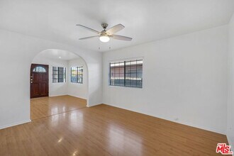 11882 Ramona Ave in Hawthorne, CA - Building Photo - Building Photo