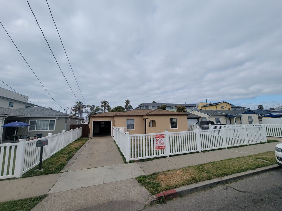 136 Dahlia Ave in Imperial Beach, CA - Building Photo