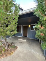 82 NW Riverside Blvd in Bend, OR - Building Photo