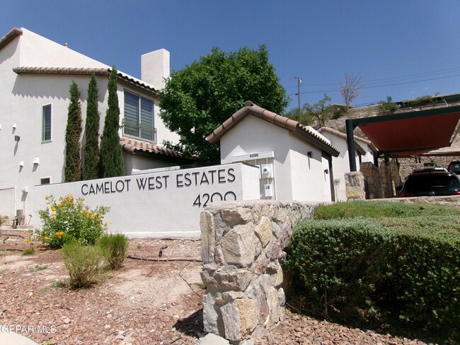 4200 Camelot Heights Dr