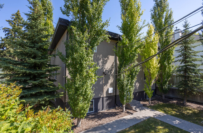 3707 15A St SW in Calgary, AB - Building Photo - Building Photo