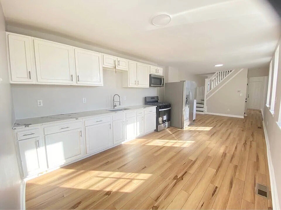 400 N Bradford St in Baltimore, MD - Building Photo