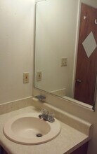 29 6th St, Unit 29 D in Shalimar, FL - Foto de edificio - Building Photo