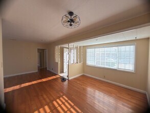 4360 Mentone Ave in Culver City, CA - Foto de edificio - Building Photo