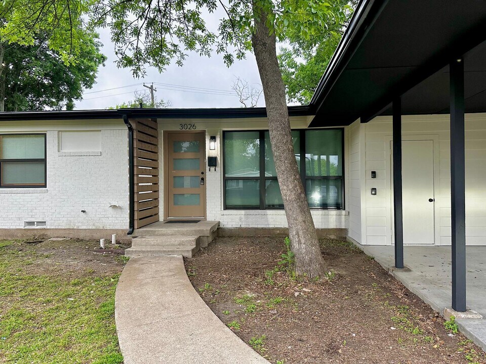3026 Larry Dr in Dallas, TX - Building Photo