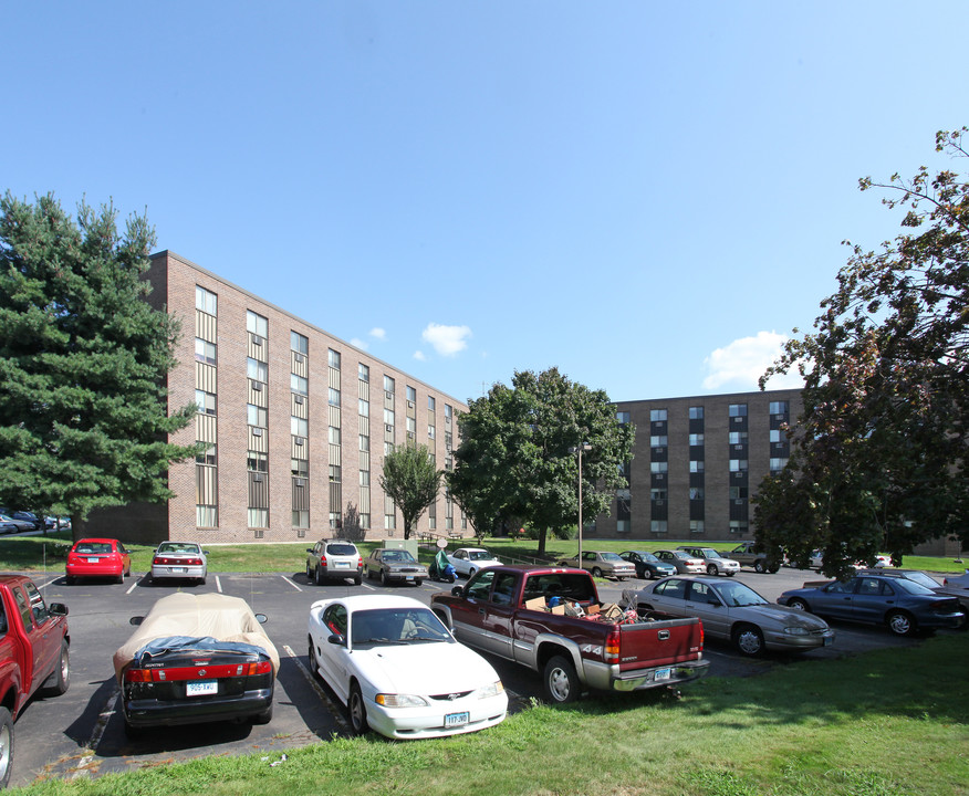 Meridian Tower in Bristol, CT - Building Photo