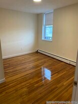 180 N Beacon St in Watertown, MA - Building Photo