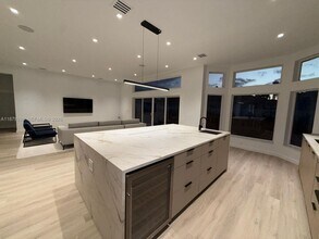 5371 SW 32nd Terrace in Miramar, FL - Building Photo - Building Photo