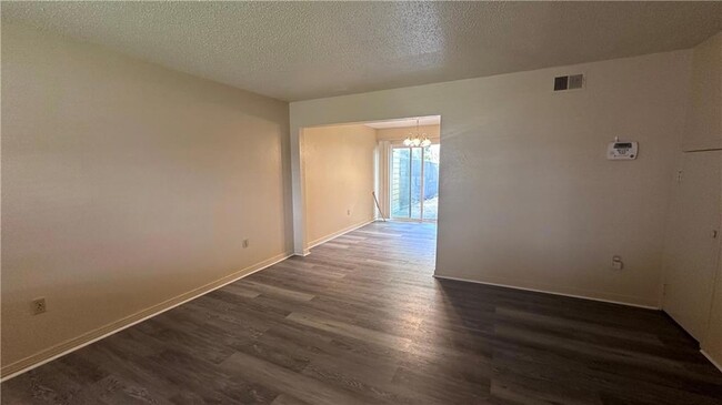 5426 Tullis Dr in New Orleans, LA - Building Photo - Building Photo