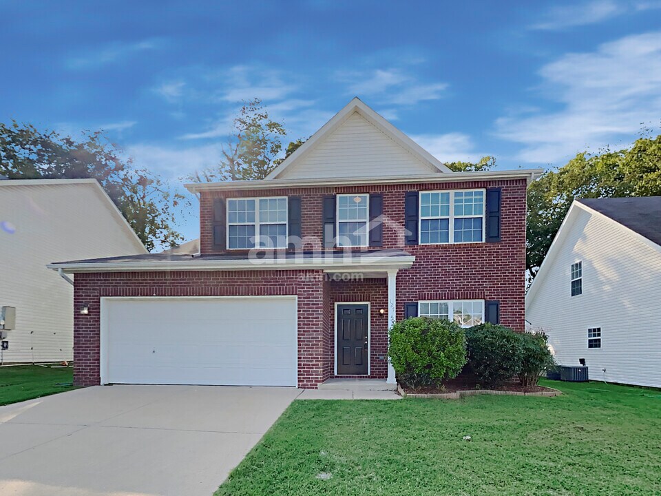 127 Coldwater Dr in Hendersonville, TN - Building Photo