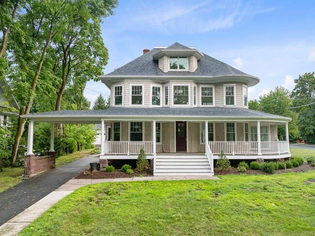 389 Spring Unit# C in Ridgewood, NJ - Building Photo - Building Photo