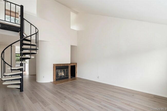 71 Fox Run in South Salem, NY - Building Photo - Building Photo