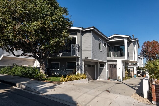 1917 Farrell Ave in Redondo Beach, CA - Building Photo - Building Photo