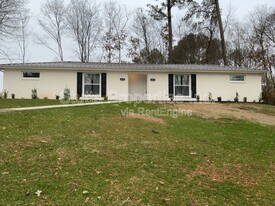 625 Rivermont Rd in Florence, AL - Building Photo