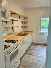 421 W Bond St, Unit 421 Upper in Hastings, MI - Foto de edificio - Building Photo