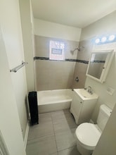 6 W 111th Pl in Chicago, IL - Building Photo - Building Photo