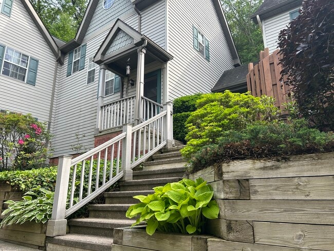 property at 407 Walnut Grove Rd