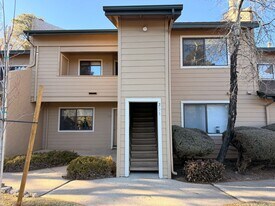 3200 S Litzler Dr in Flagstaff, AZ - Building Photo