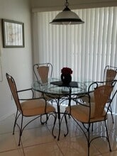 9480 High Gate Dr in Sarasota, FL - Building Photo - Building Photo