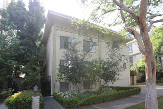 130 S Crescent Dr in Beverly Hills, CA - Building Photo - Building Photo