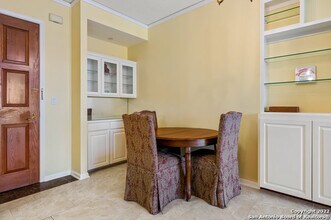 1 Towers Park Ln-Unit -1109 in San Antonio, TX - Building Photo - Building Photo