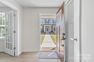 9226 Mallard Mls Dr in Charlotte, NC - Foto de edificio - Building Photo