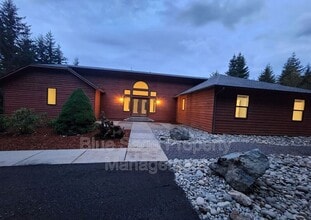 1965 Baker View Dr in Sequim, WA - Building Photo - Building Photo