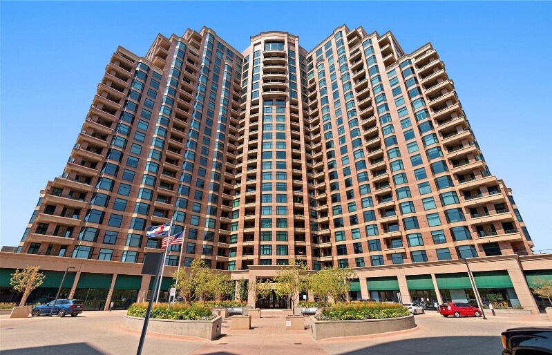 8100 E Union Ave in Denver, CO - Building Photo