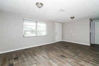 5537 Quist Dr in Port Richey, FL - Building Photo - Building Photo