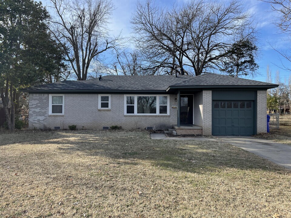 616 Sherwood Dr in Norman, OK - Building Photo