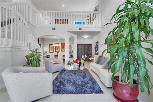 11261 NW 55th Ln in Doral, FL - Building Photo