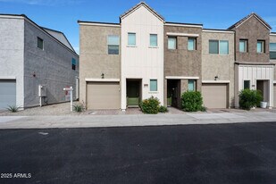 8323 N 22nd Dr in Phoenix, AZ - Building Photo