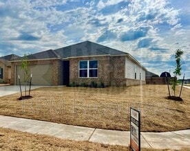 1611 Chuck Wagon Dr in El Reno, OK - Building Photo - Building Photo