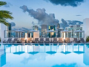 Modera Riverside in Miami, FL - Foto de edificio - Building Photo