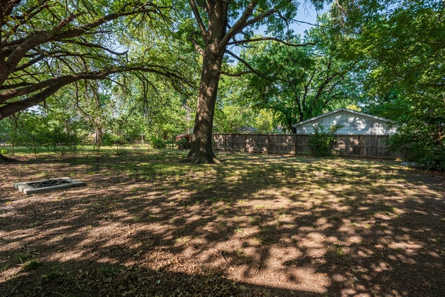 1713 S Faulders Ln in Wichita, KS - Building Photo - Building Photo