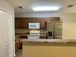 4447 Ashburn Square Dr in Tampa, FL - Building Photo - Building Photo