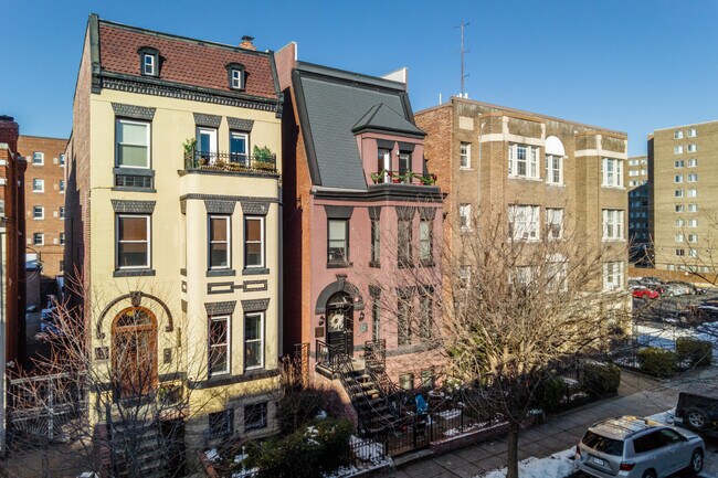 Harvard Row in Washington, DC - Foto de edificio - Primary Photo