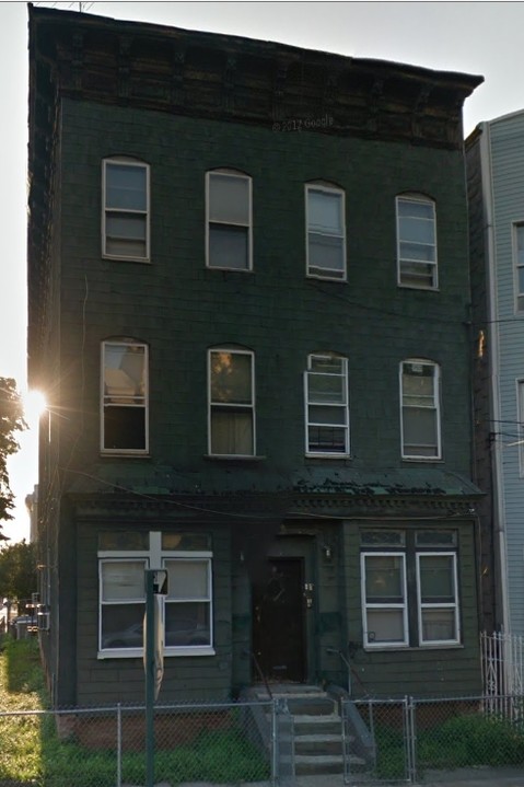 9 Bradford St in Brooklyn, NY - Building Photo