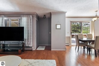 3814 Maid Marian Ln in Traverse City, MI - Building Photo - Building Photo
