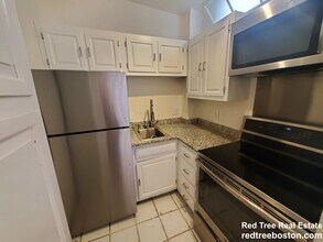 429 Marlborough St, Unit 3B in Boston, MA - Building Photo - Building Photo