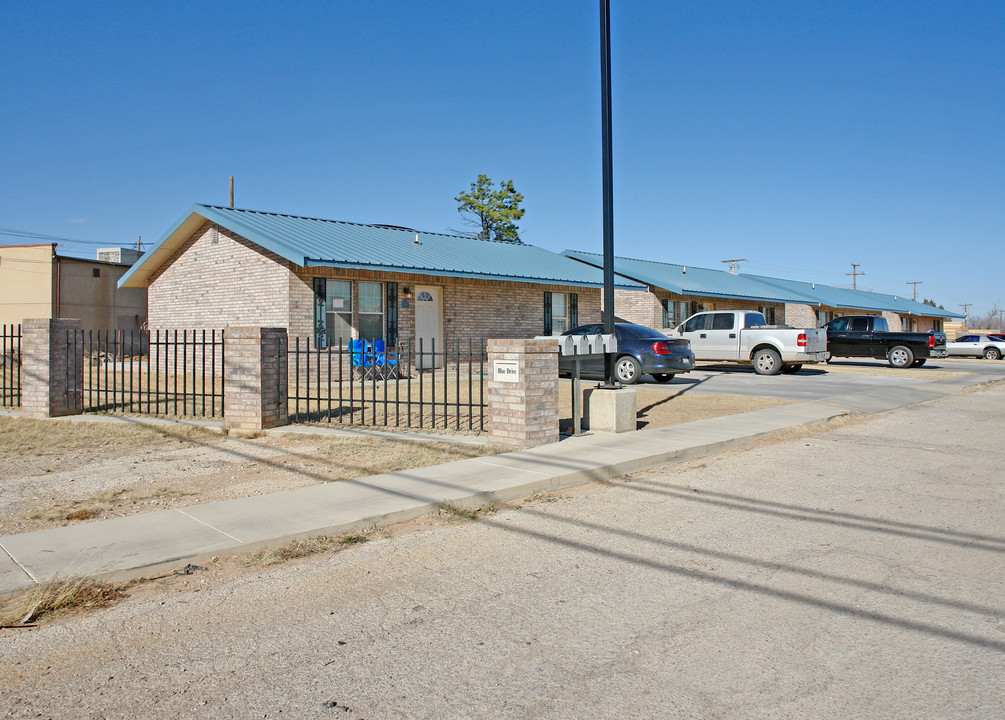 Las Casitas in Odessa, TX - Building Photo