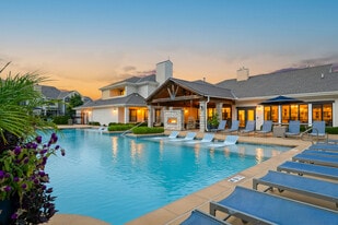 Sonoma Hill in Lenexa, KS - Building Photo