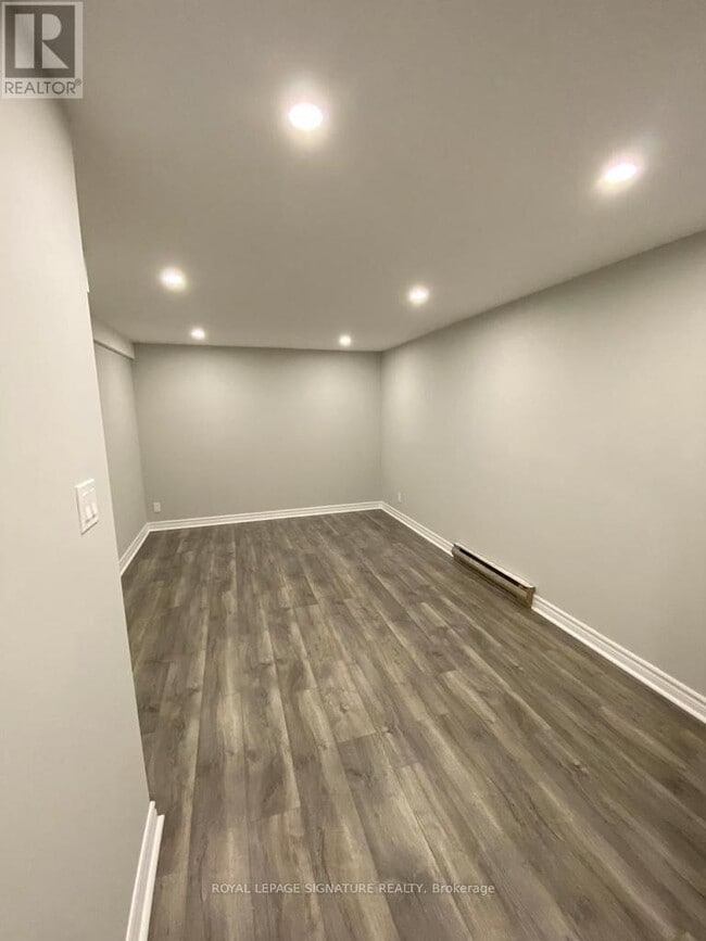 48 Homefield Square in Courtice, ON - Building Photo - Building Photo