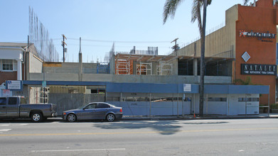 930 S Robertson Blvd in Los Angeles, CA - Building Photo - Building Photo