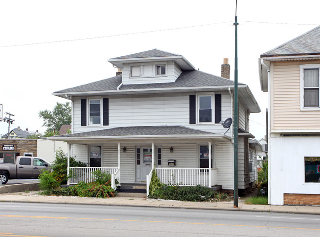 1582 E Main St in Springfield, OH - Foto de edificio - Building Photo