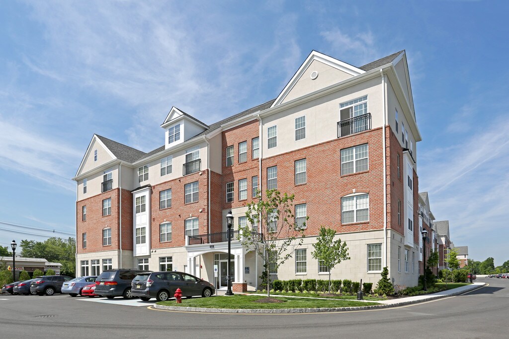 Woodmont Station at Cranford Cranford, NJ Apartments