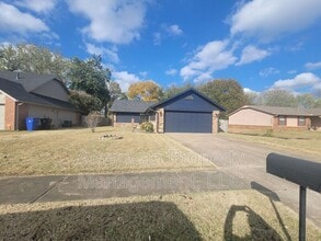 2100 W Honolulu St in Broken Arrow, OK - Building Photo - Building Photo