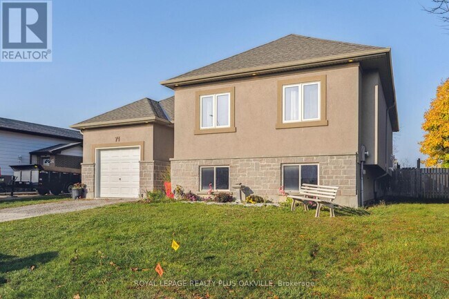 71 Locheed Dr in Hamilton, ON - Building Photo - Building Photo