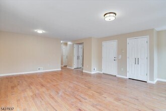 150 N Munn Ave in East Orange, NJ - Building Photo - Building Photo