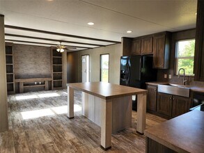 415 County Rd 3560 in Cleveland, TX - Building Photo - Building Photo